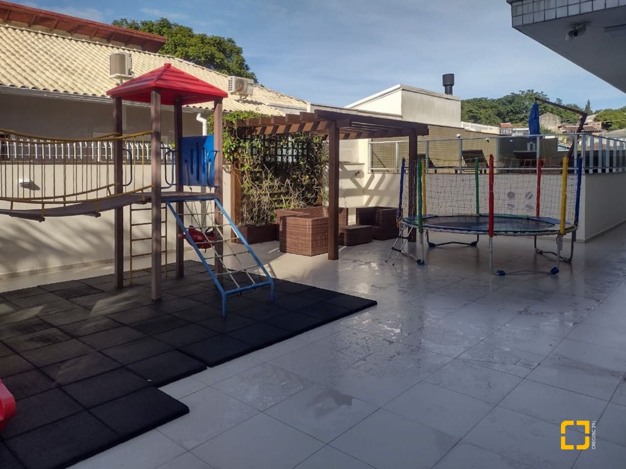 Apartamento com 128m², 4 quartos (sendo 1 suíte), 2 garagens, no bairro Agronômica em Florianópolis