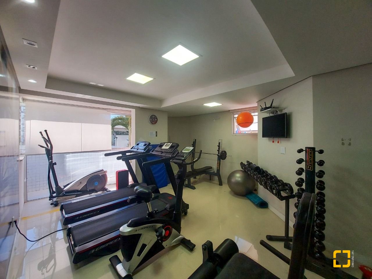 Apartamento com 128m², 4 quartos (sendo 1 suíte), 2 garagens, no bairro Agronômica em Florianópolis