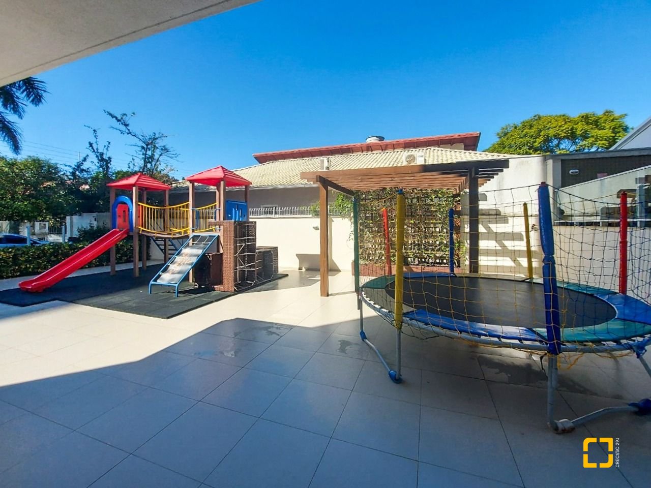 Apartamento com 128m², 4 quartos (sendo 1 suíte), 2 garagens, no bairro Agronômica em Florianópolis