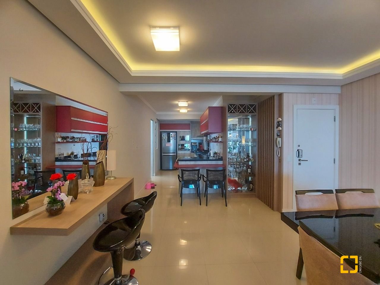 Apartamento com 128m², 4 quartos (sendo 1 suíte), 2 garagens, no bairro Agronômica em Florianópolis