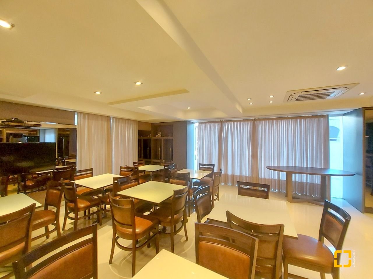 Apartamento com 128m², 4 quartos (sendo 1 suíte), 2 garagens, no bairro Agronômica em Florianópolis