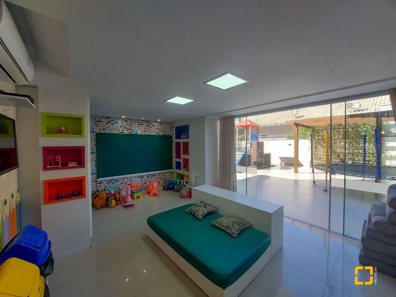 Apartamento com 128m², 4 quartos (sendo 1 suíte), 2 garagens, no bairro Agronômica em Florianópolis