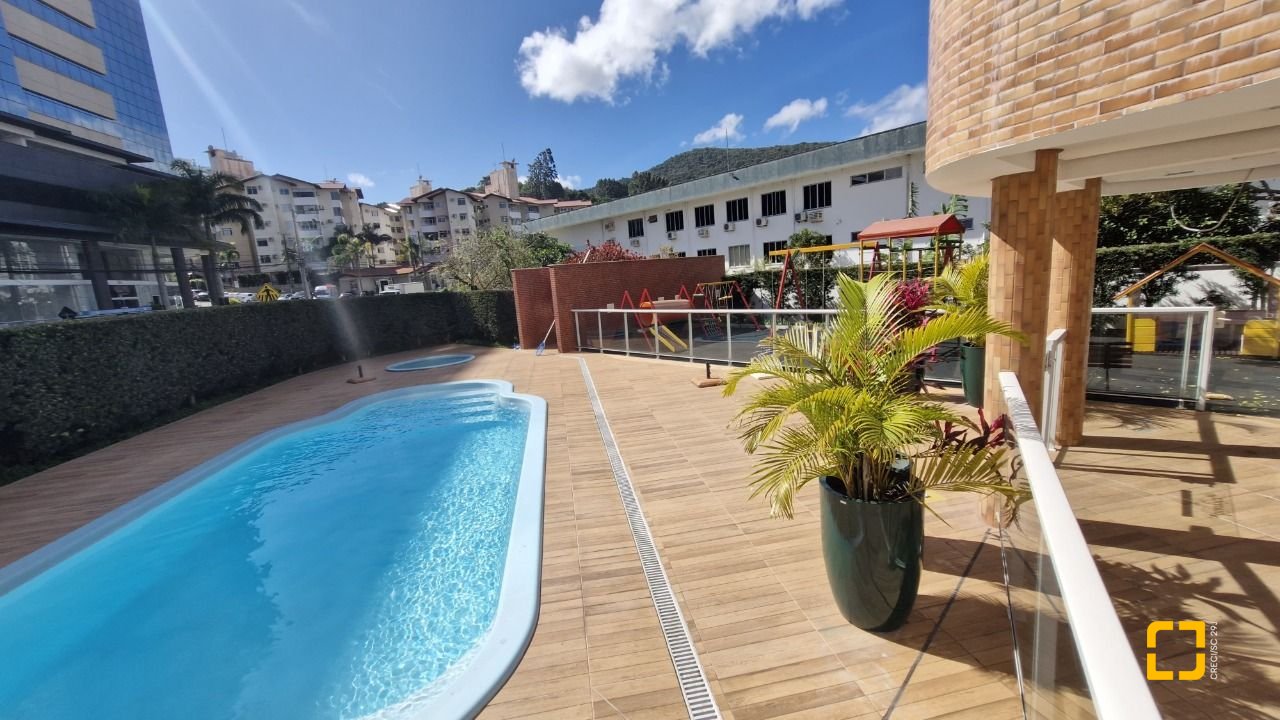 Apartamento com 65m², 3 quartos (sendo 1 suíte), 1 garagem, no bairro Itacorubi em Florianópolis