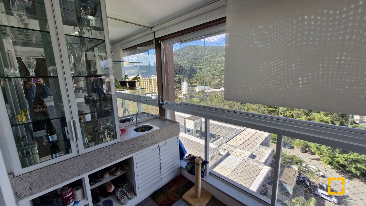 Apartamento com 65m², 3 quartos (sendo 1 suíte), 1 garagem, no bairro Itacorubi em Florianópolis