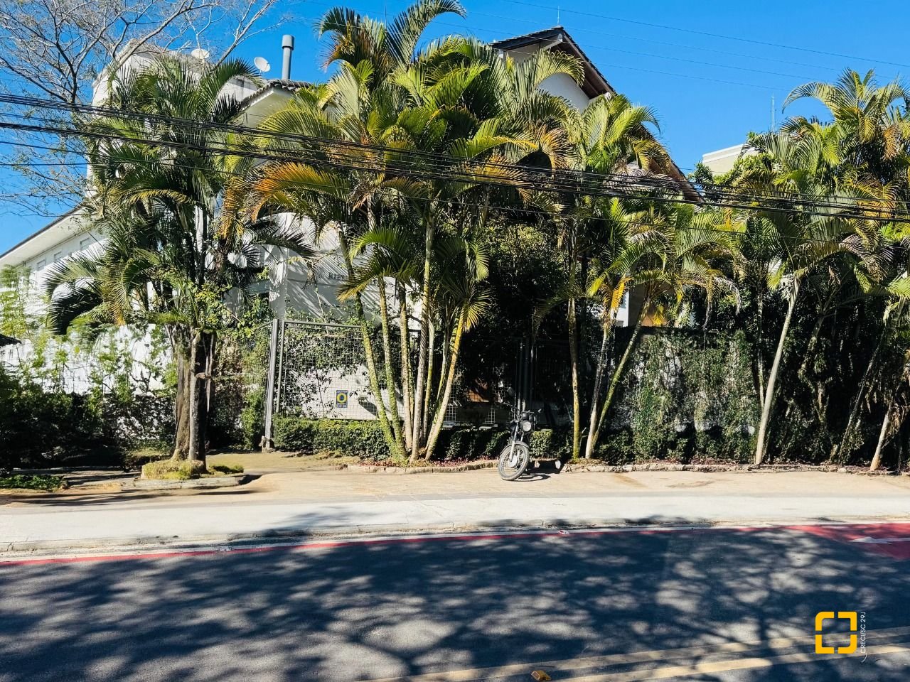 Apartamento com 145m², 4 quartos (sendo 1 suíte), 3 garagens, no bairro Lagoa da Conceição em Florianópolis