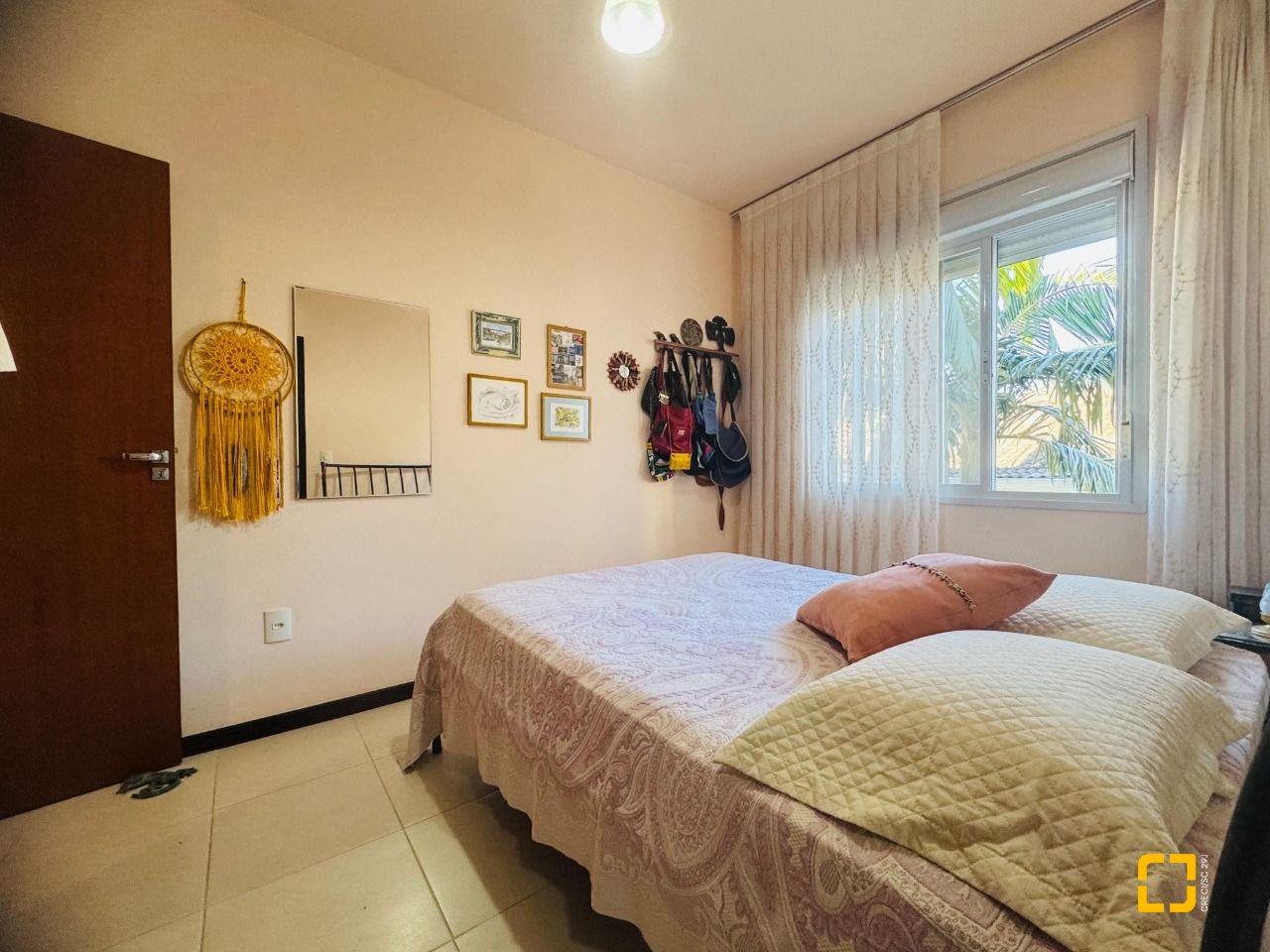 Apartamento com 145m², 4 quartos (sendo 1 suíte), 3 garagens, no bairro Lagoa da Conceição em Florianópolis