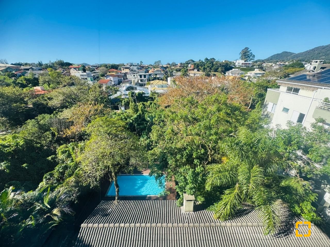 Apartamento com 145m², 4 quartos (sendo 1 suíte), 3 garagens, no bairro Lagoa da Conceição em Florianópolis