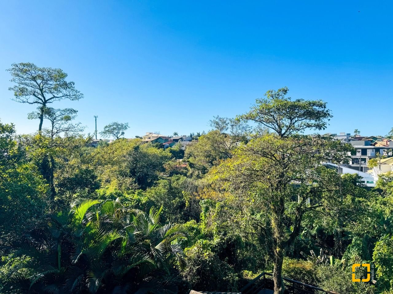 Apartamento com 145m², 4 quartos (sendo 1 suíte), 3 garagens, no bairro Lagoa da Conceição em Florianópolis