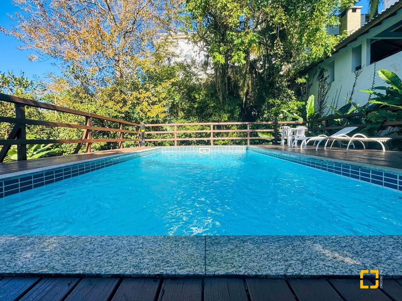 Apartamento com 145m², 4 quartos (sendo 1 suíte), 3 garagens, no bairro Lagoa da Conceição em Florianópolis