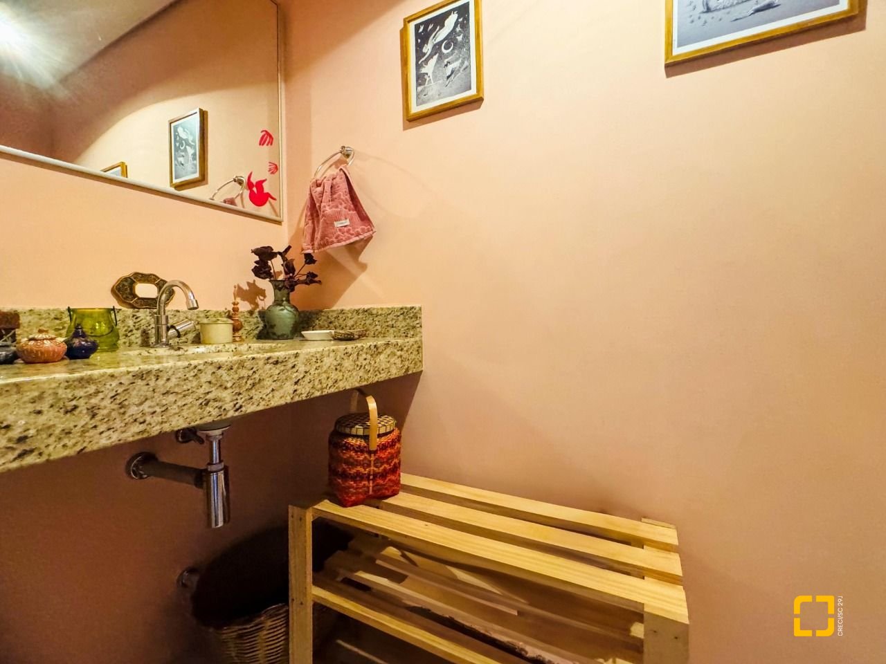 Apartamento com 145m², 4 quartos (sendo 1 suíte), 3 garagens, no bairro Lagoa da Conceição em Florianópolis