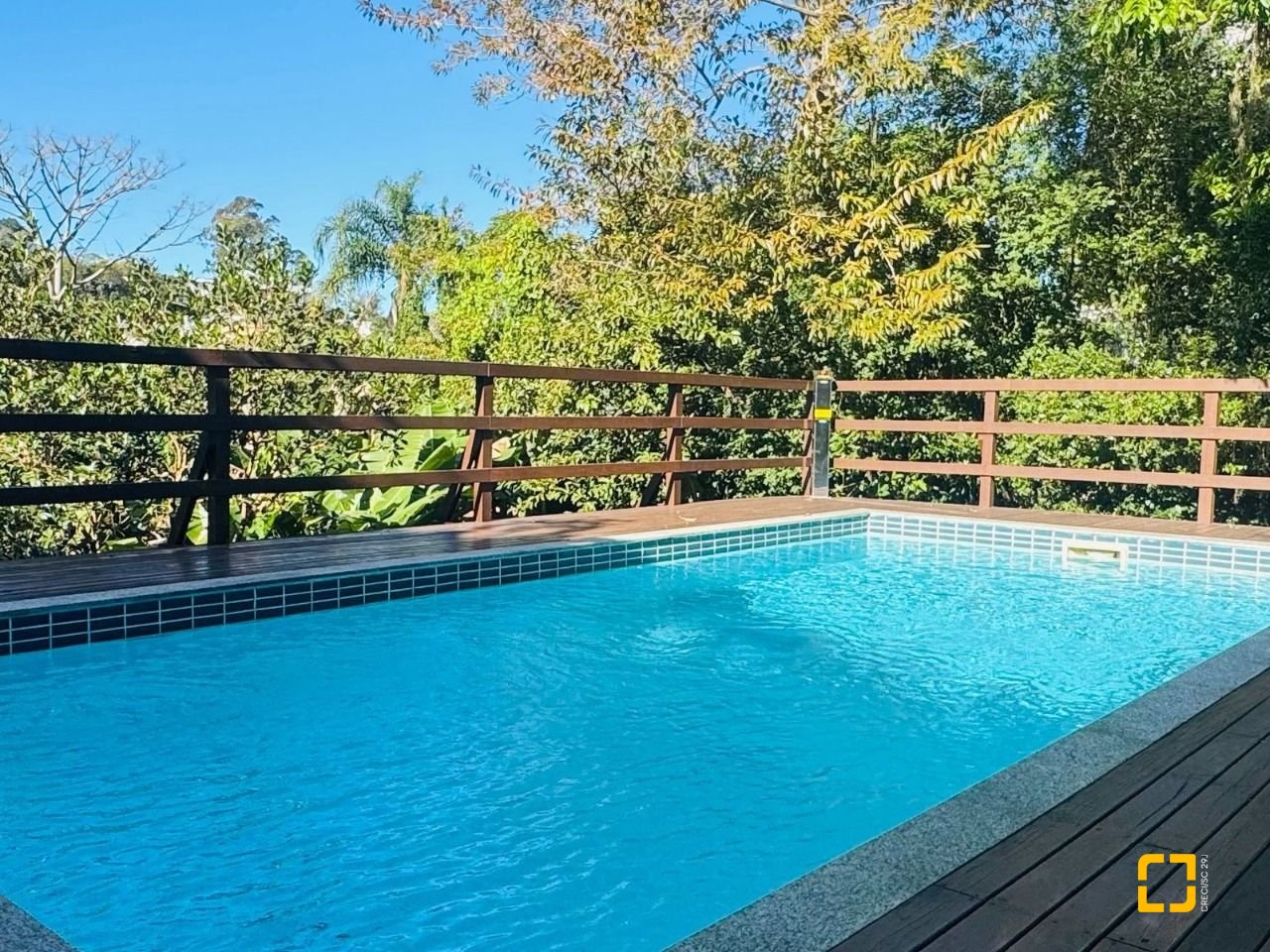 Apartamento com 145m², 4 quartos (sendo 1 suíte), 3 garagens, no bairro Lagoa da Conceição em Florianópolis