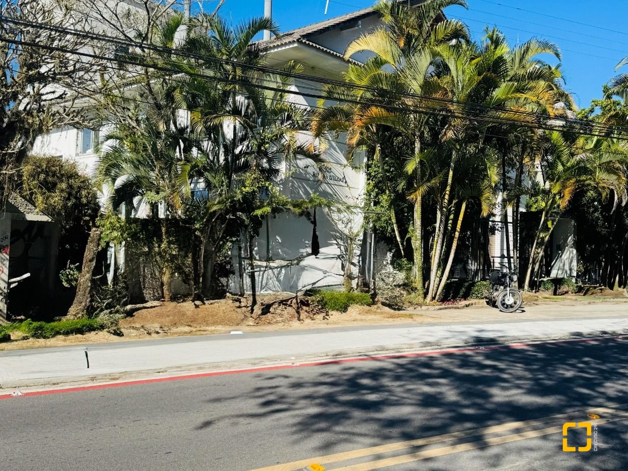 Apartamento com 145m², 4 quartos (sendo 1 suíte), 3 garagens, no bairro Lagoa da Conceição em Florianópolis