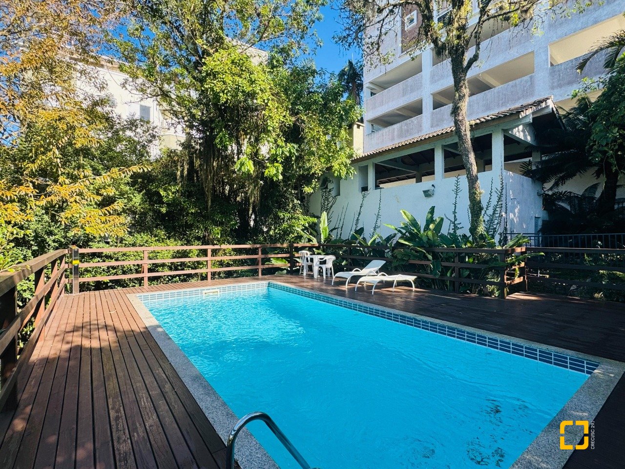 Apartamento com 145m², 4 quartos (sendo 1 suíte), 3 garagens, no bairro Lagoa da Conceição em Florianópolis