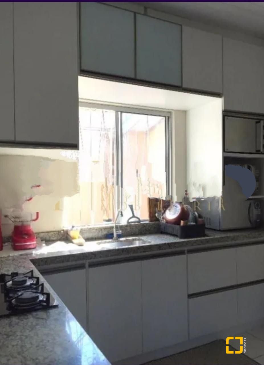 Casa com 120m², 2 quartos, 1 garagem, no bairro Estreito em Florianópolis