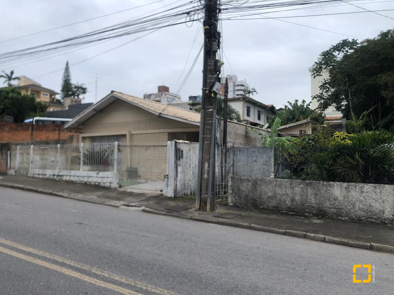 Casa com 120m², 2 quartos, 1 garagem, no bairro Estreito em Florianópolis