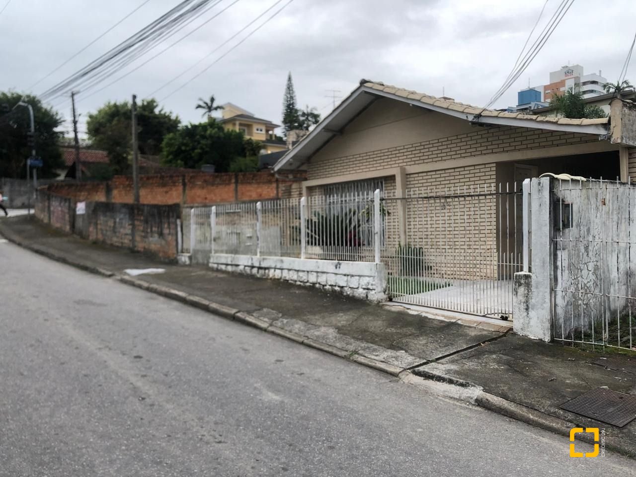 Casa com 120m², 2 quartos, 1 garagem, no bairro Estreito em Florianópolis