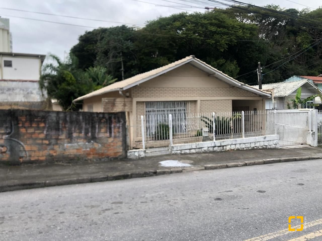 Casa com 120m², 2 quartos, 1 garagem, no bairro Estreito em Florianópolis