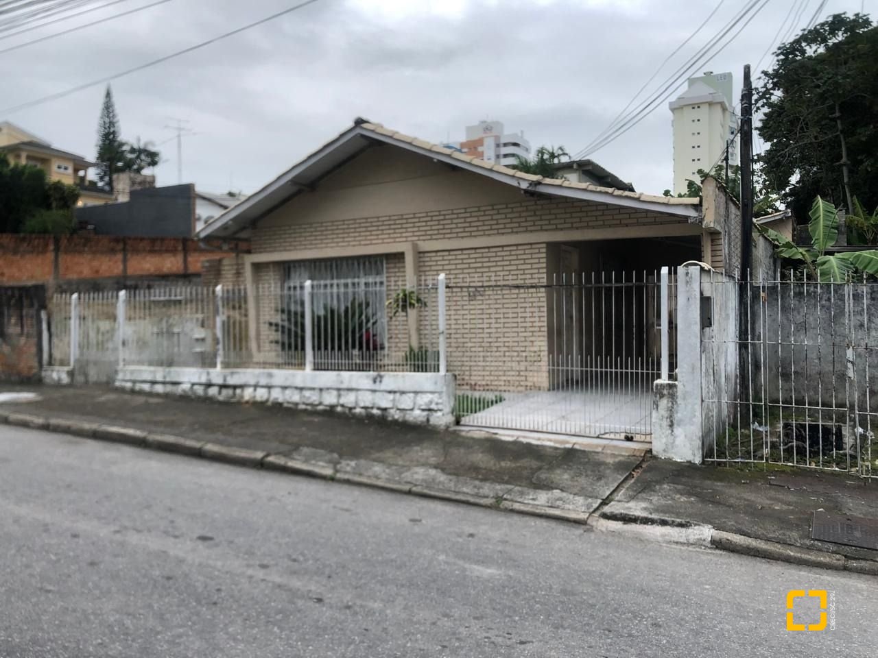 Casa com 120m², 2 quartos, 1 garagem, no bairro Estreito em Florianópolis