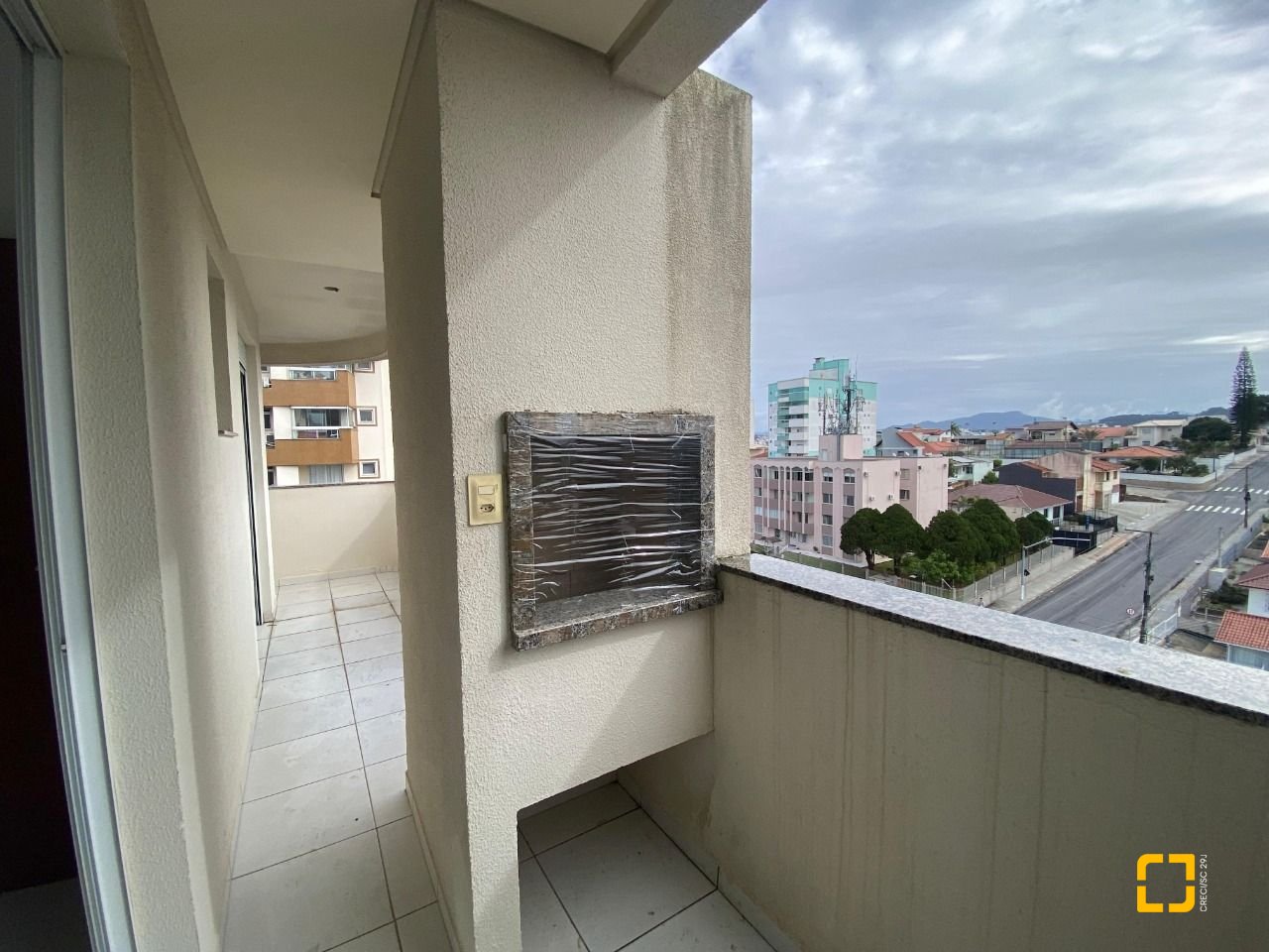 Cobertura com 97m², 6 quartos (sendo 3 suítes), 2 garagens, no bairro Capoeiras em Florianópolis