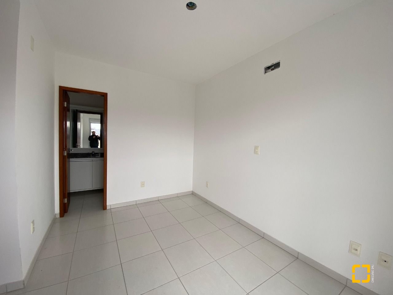 Cobertura com 97m², 6 quartos (sendo 3 suítes), 2 garagens, no bairro Capoeiras em Florianópolis