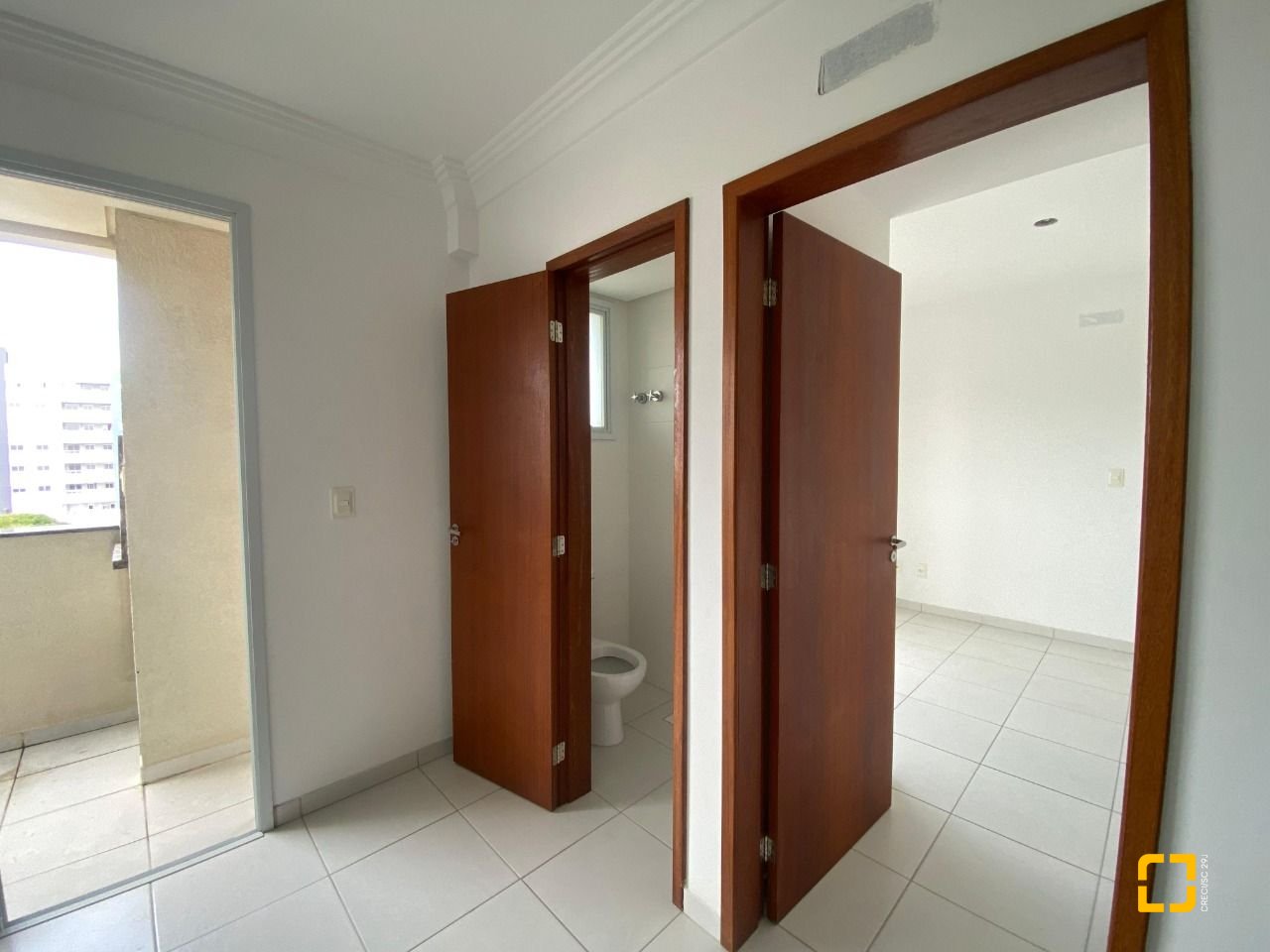 Cobertura com 99m², 6 quartos (sendo 3 suítes), 2 garagens, no bairro Capoeiras em Florianópolis