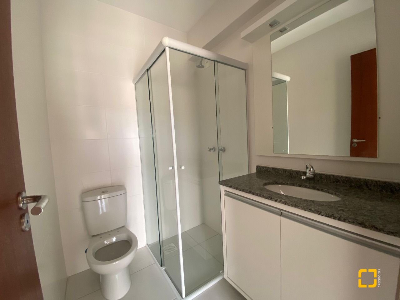 Cobertura com 99m², 6 quartos (sendo 3 suítes), 2 garagens, no bairro Capoeiras em Florianópolis