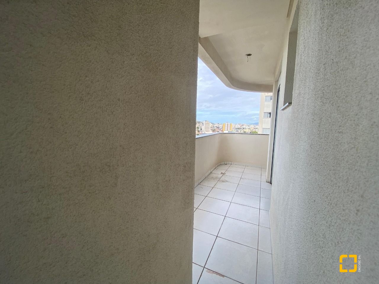 Cobertura com 99m², 6 quartos (sendo 3 suítes), 2 garagens, no bairro Capoeiras em Florianópolis