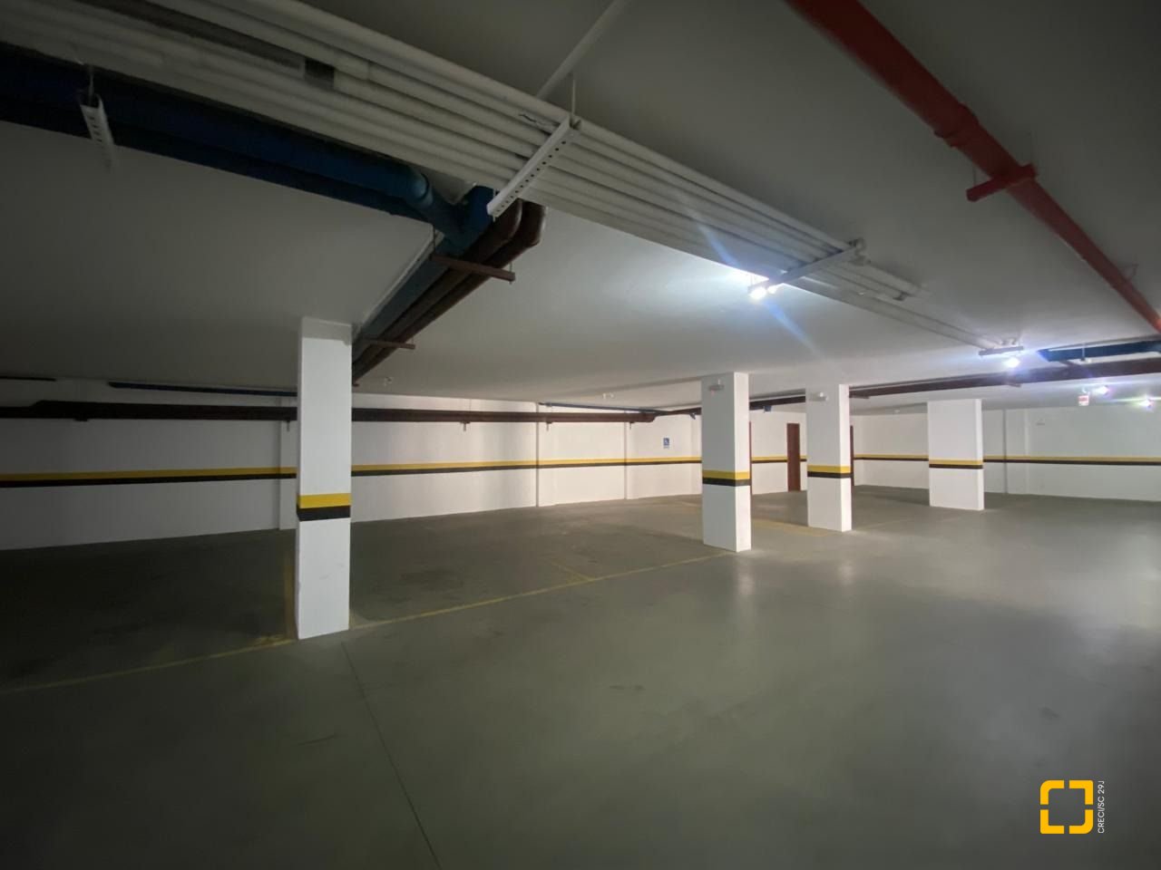 Cobertura com 99m², 6 quartos (sendo 3 suítes), 2 garagens, no bairro Capoeiras em Florianópolis