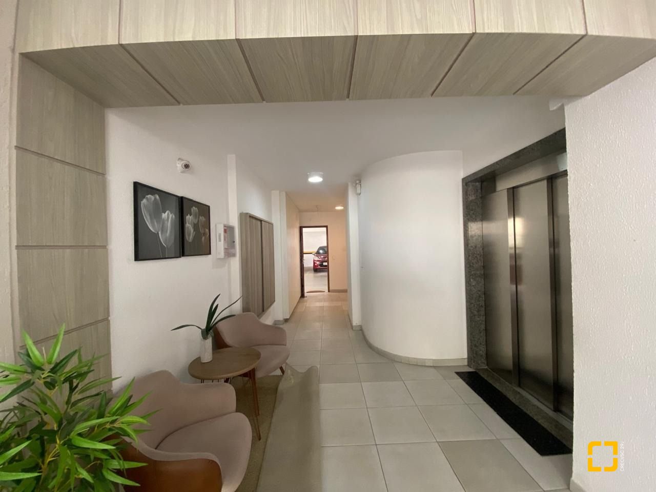 Cobertura com 99m², 6 quartos (sendo 3 suítes), 2 garagens, no bairro Capoeiras em Florianópolis