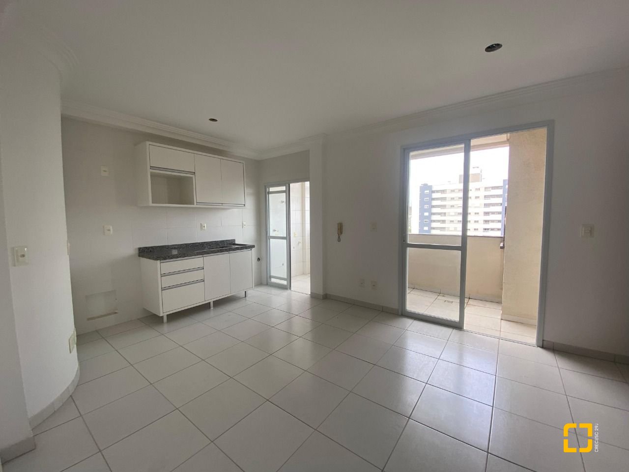 Cobertura com 99m², 6 quartos (sendo 3 suítes), 2 garagens, no bairro Capoeiras em Florianópolis