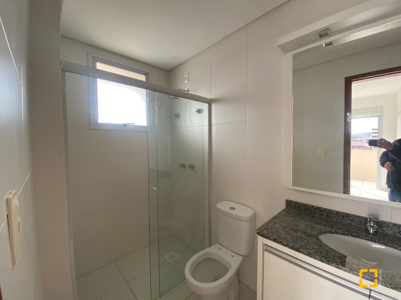 Cobertura com 97m², 6 quartos (sendo 3 suítes), 2 garagens, no bairro Capoeiras em Florianópolis