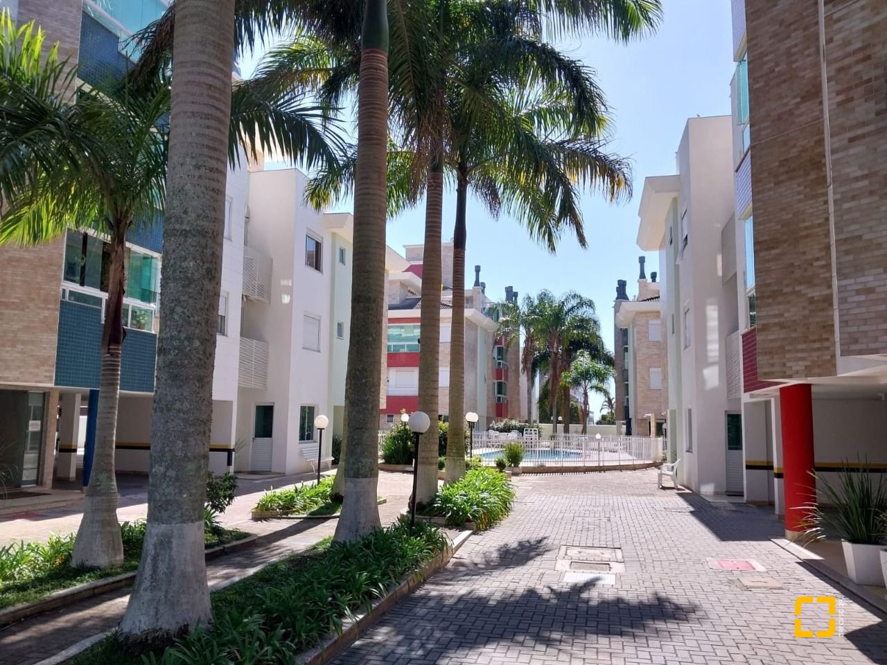 Cobertura com 272m², 7 quartos (sendo 3 suítes), 3 garagens, no bairro Ingleses em Florianópolis
