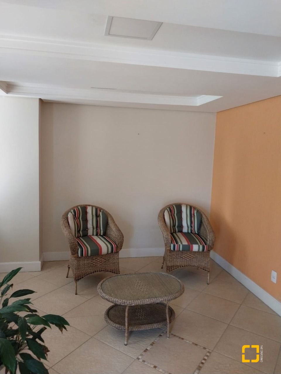 Cobertura com 272m², 7 quartos (sendo 3 suítes), 3 garagens, no bairro Ingleses em Florianópolis