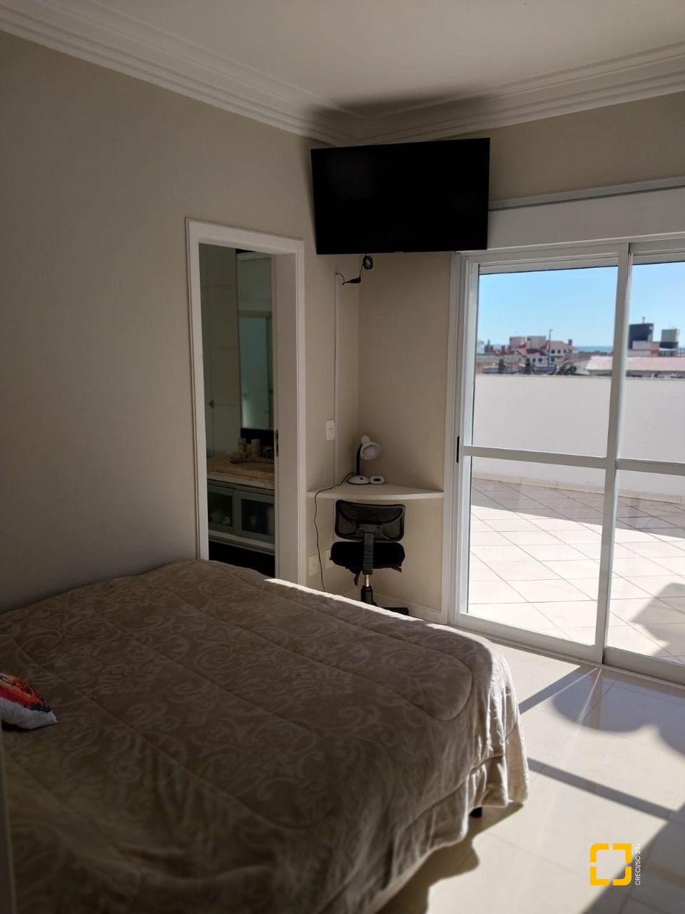 Cobertura com 272m², 7 quartos (sendo 3 suítes), 3 garagens, no bairro Ingleses em Florianópolis