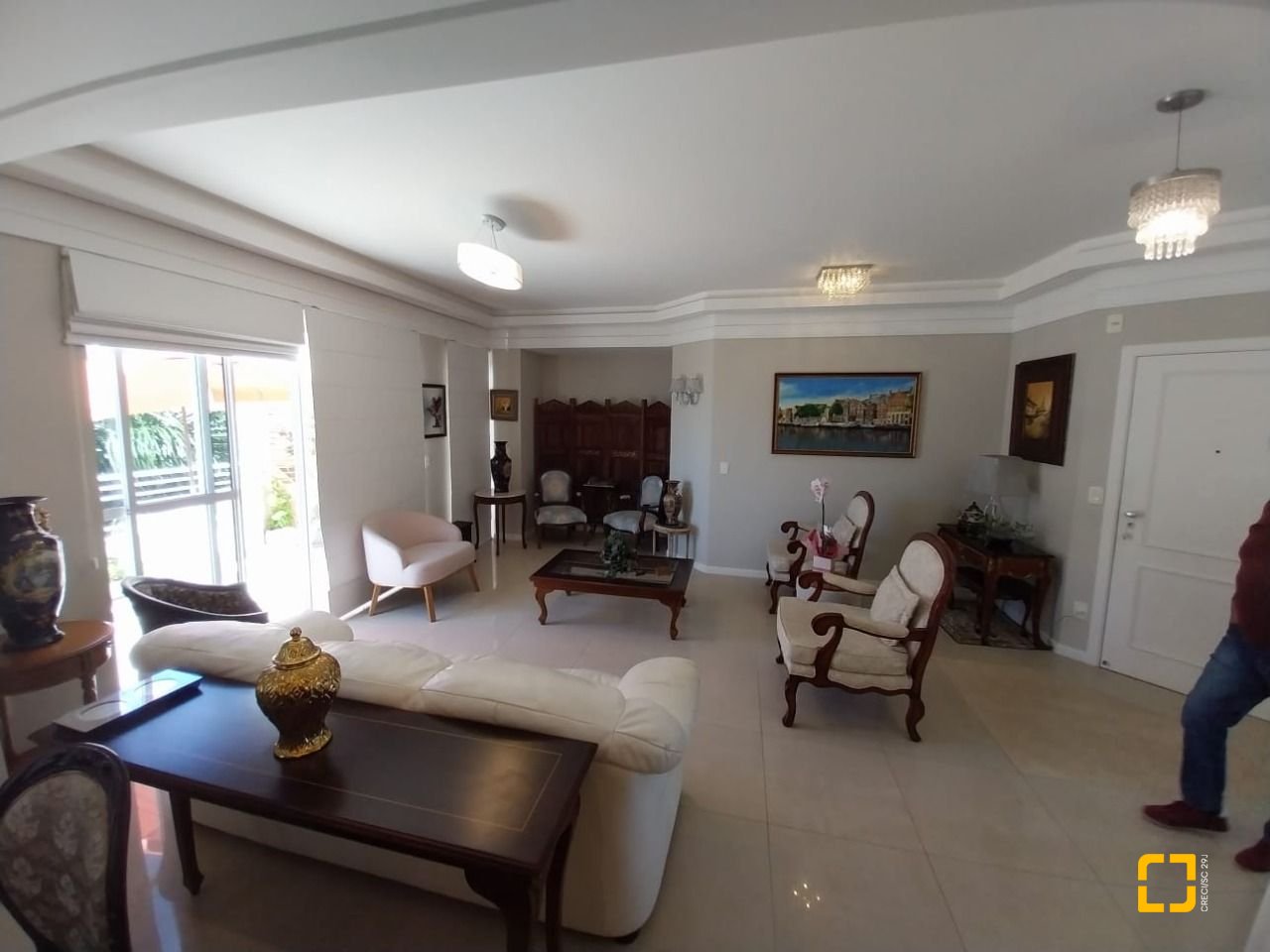 Cobertura com 272m², 7 quartos (sendo 3 suítes), 3 garagens, no bairro Ingleses em Florianópolis