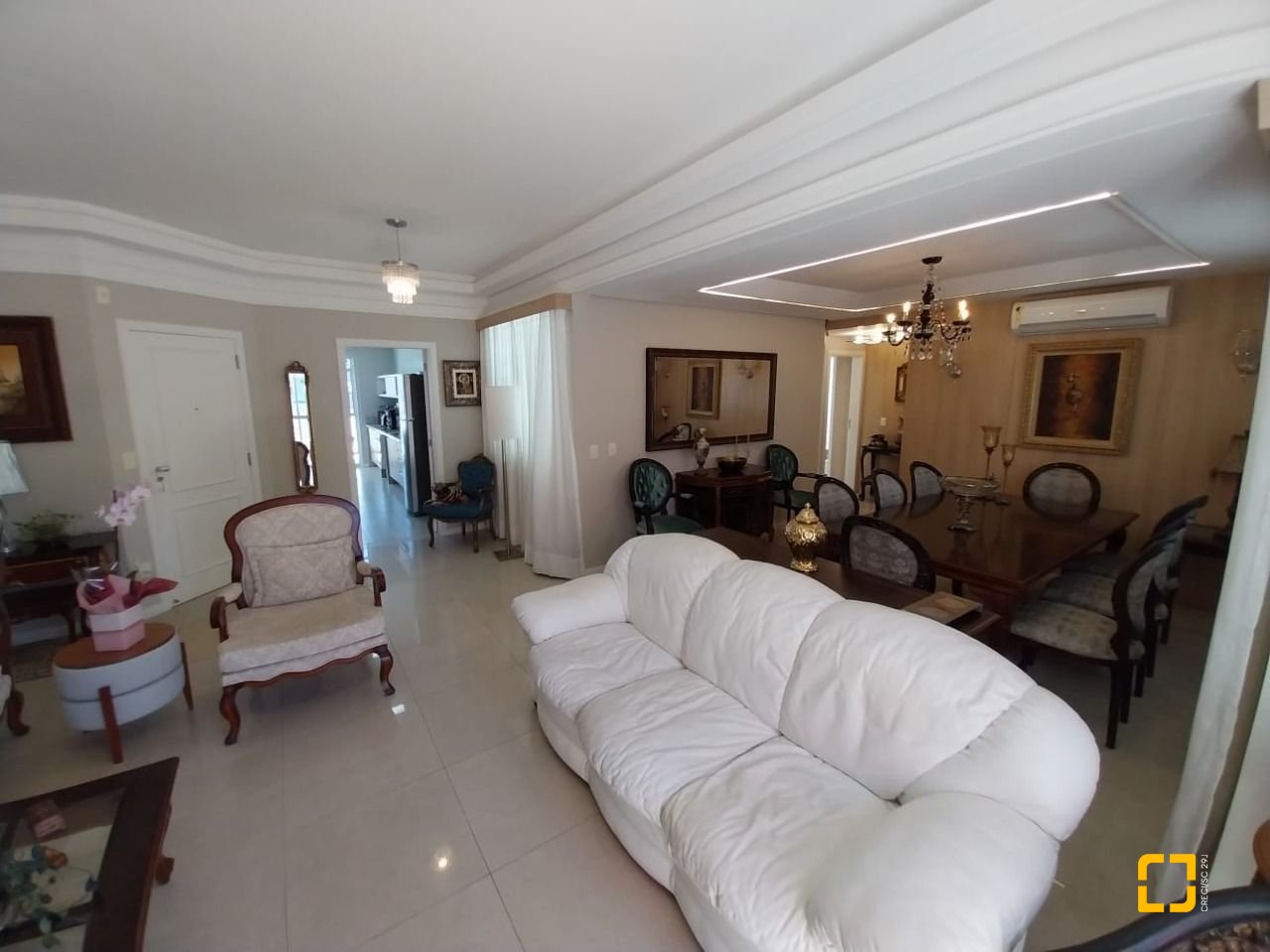 Cobertura com 272m², 7 quartos (sendo 3 suítes), 3 garagens, no bairro Ingleses em Florianópolis