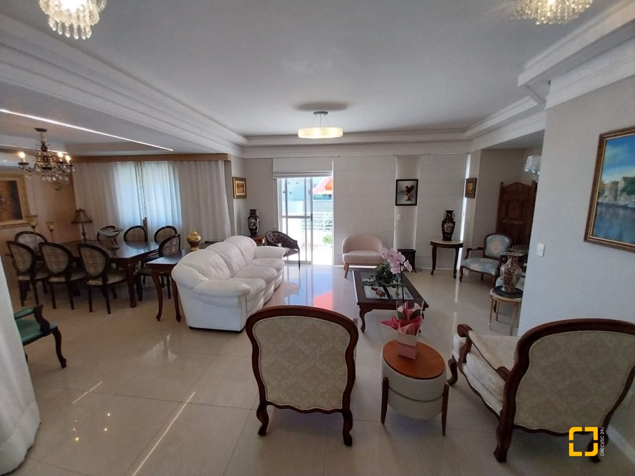 Cobertura com 272m², 7 quartos (sendo 3 suítes), 3 garagens, no bairro Ingleses em Florianópolis