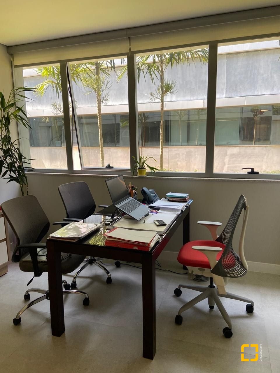 Sala com 51m², no bairro Saco Grande em Florianópolis