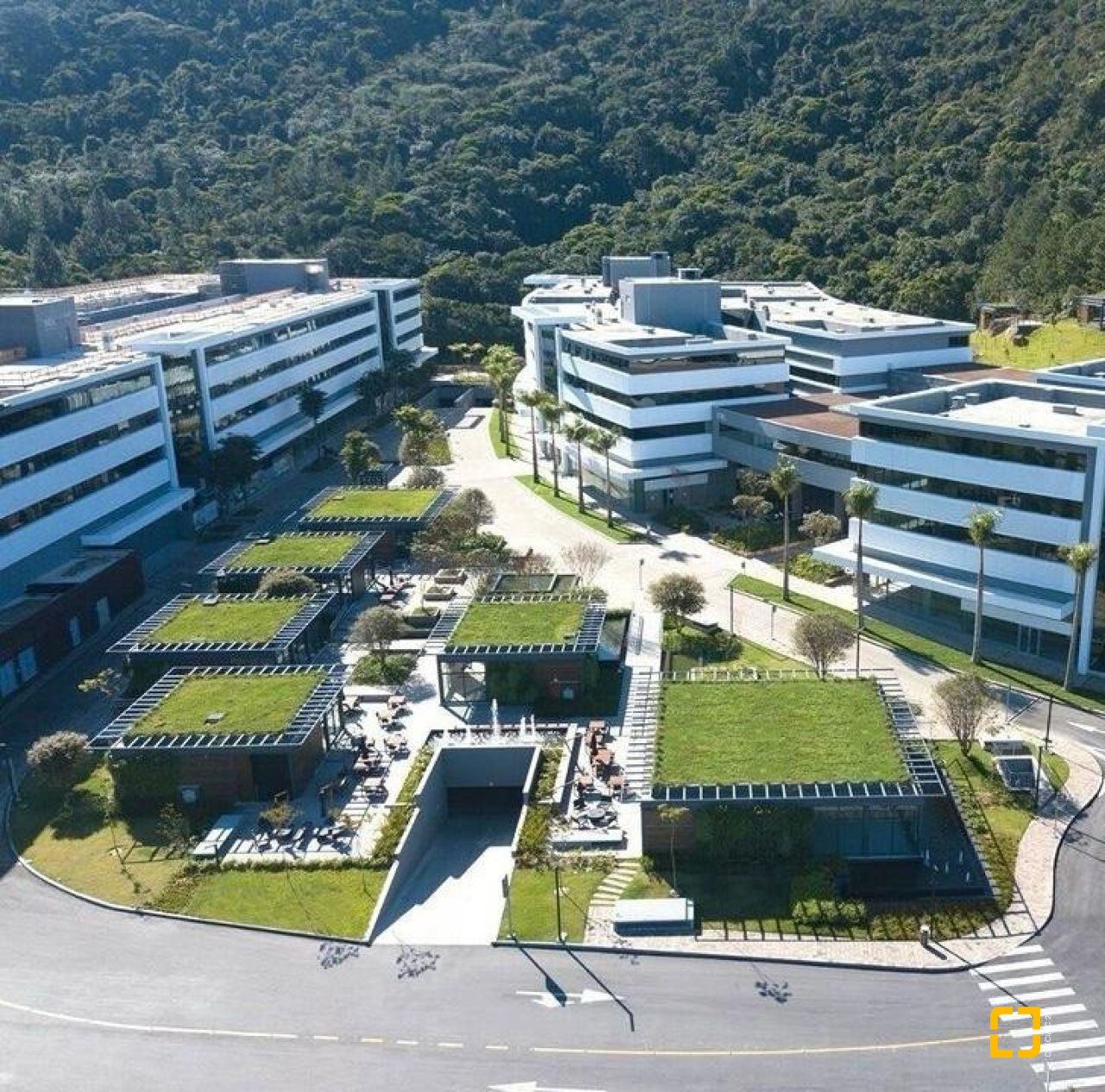 Sala com 51m², no bairro Saco Grande em Florianópolis