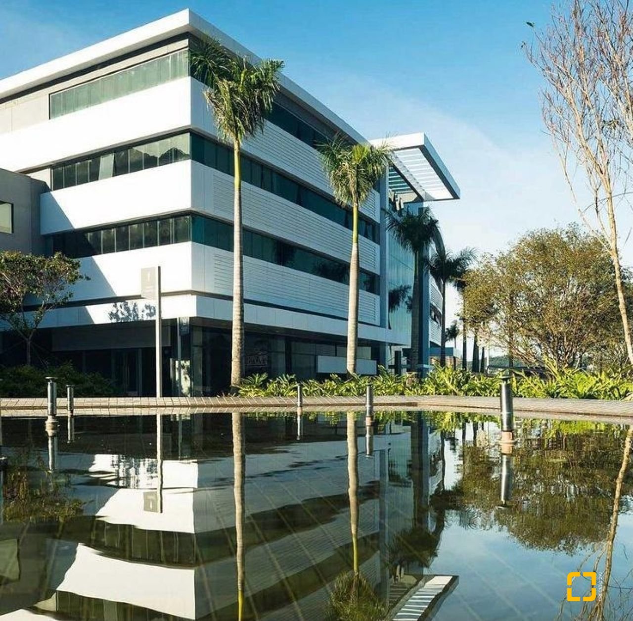 Sala com 51m², no bairro Saco Grande em Florianópolis