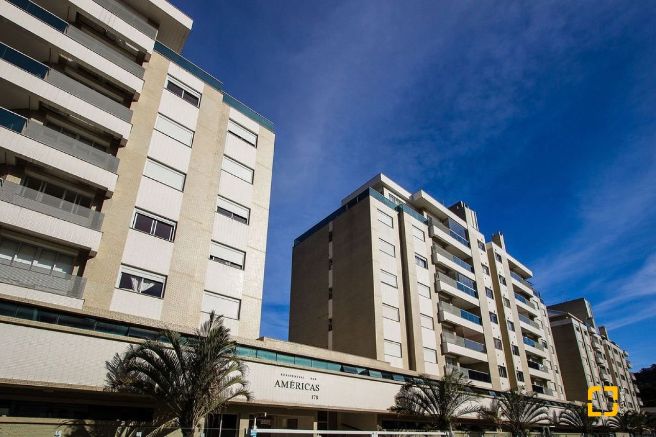 Apartamento com 78m², 3 quartos (sendo 1 suíte), 1 garagem, no bairro Trindade em Florianópolis