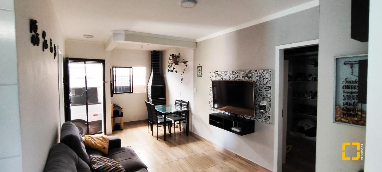 Casa com 311m², 4 quartos (sendo 1 suíte), 3 garagens, no bairro Serraria em São José