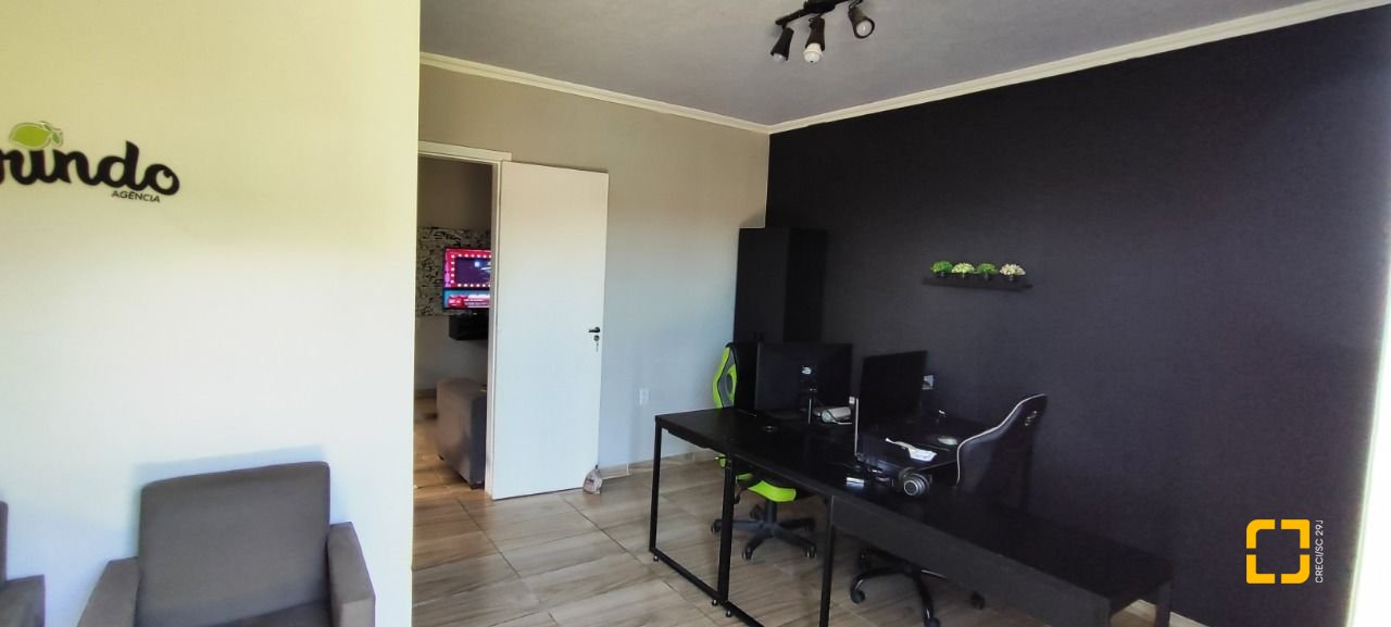 Casa com 311m², 3 quartos (sendo 1 suíte), 3 garagens, no bairro Serraria em São José