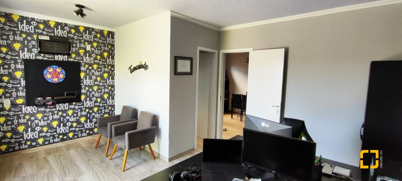 Casa com 311m², 3 quartos (sendo 1 suíte), 3 garagens, no bairro Serraria em São José