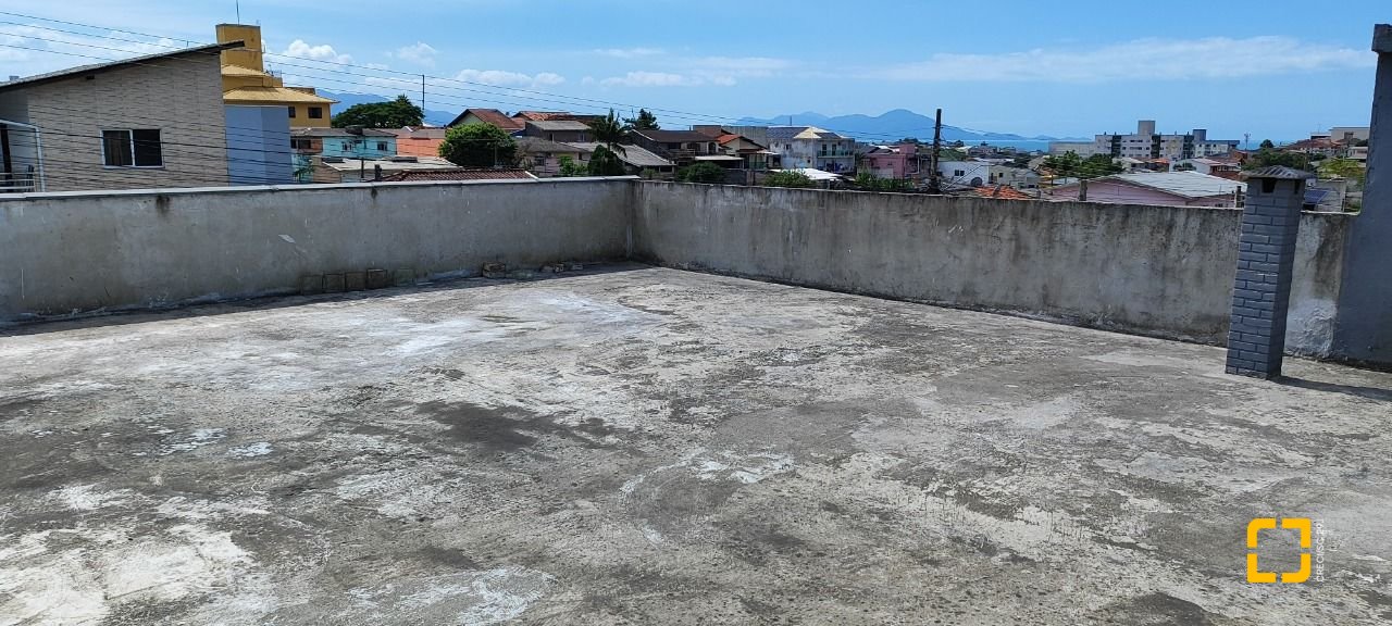Casa com 311m², 3 quartos (sendo 1 suíte), 3 garagens, no bairro Serraria em São José