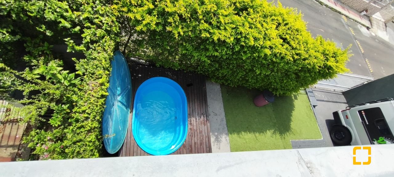 Casa com 311m², 4 quartos (sendo 1 suíte), 3 garagens, no bairro Serraria em São José