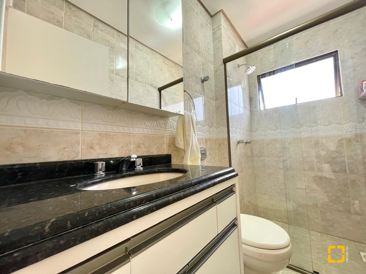 Cobertura com 229m², 3 quartos (sendo 3 suítes), 2 garagens, no bairro Canasvieiras em Florianópolis