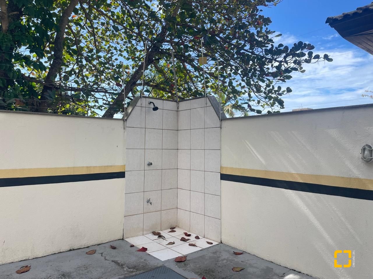 Cobertura com 229m², 3 quartos (sendo 3 suítes), 2 garagens, no bairro Canasvieiras em Florianópolis