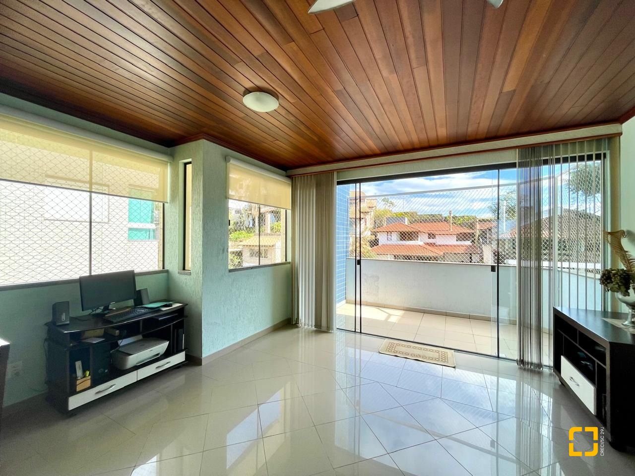 Cobertura com 229m², 3 quartos (sendo 3 suítes), 2 garagens, no bairro Canasvieiras em Florianópolis