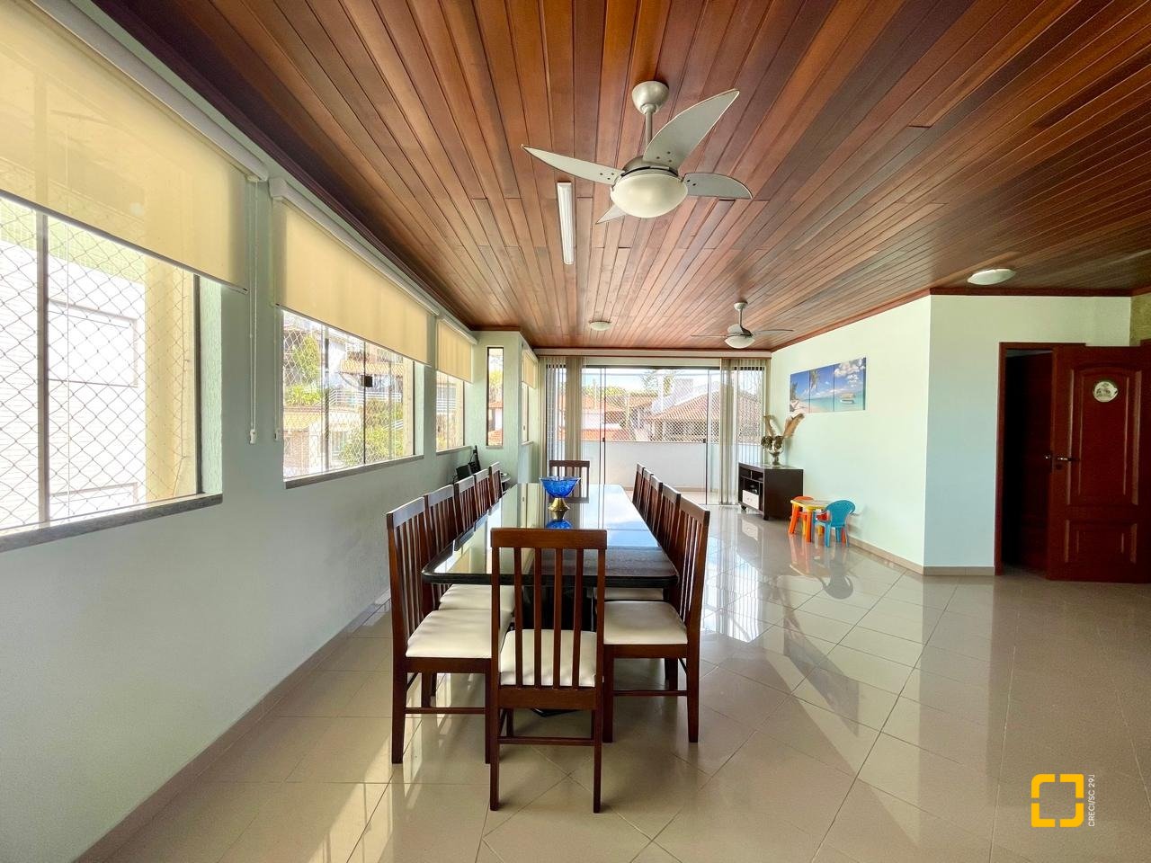 Cobertura com 229m², 3 quartos (sendo 3 suítes), 2 garagens, no bairro Canasvieiras em Florianópolis